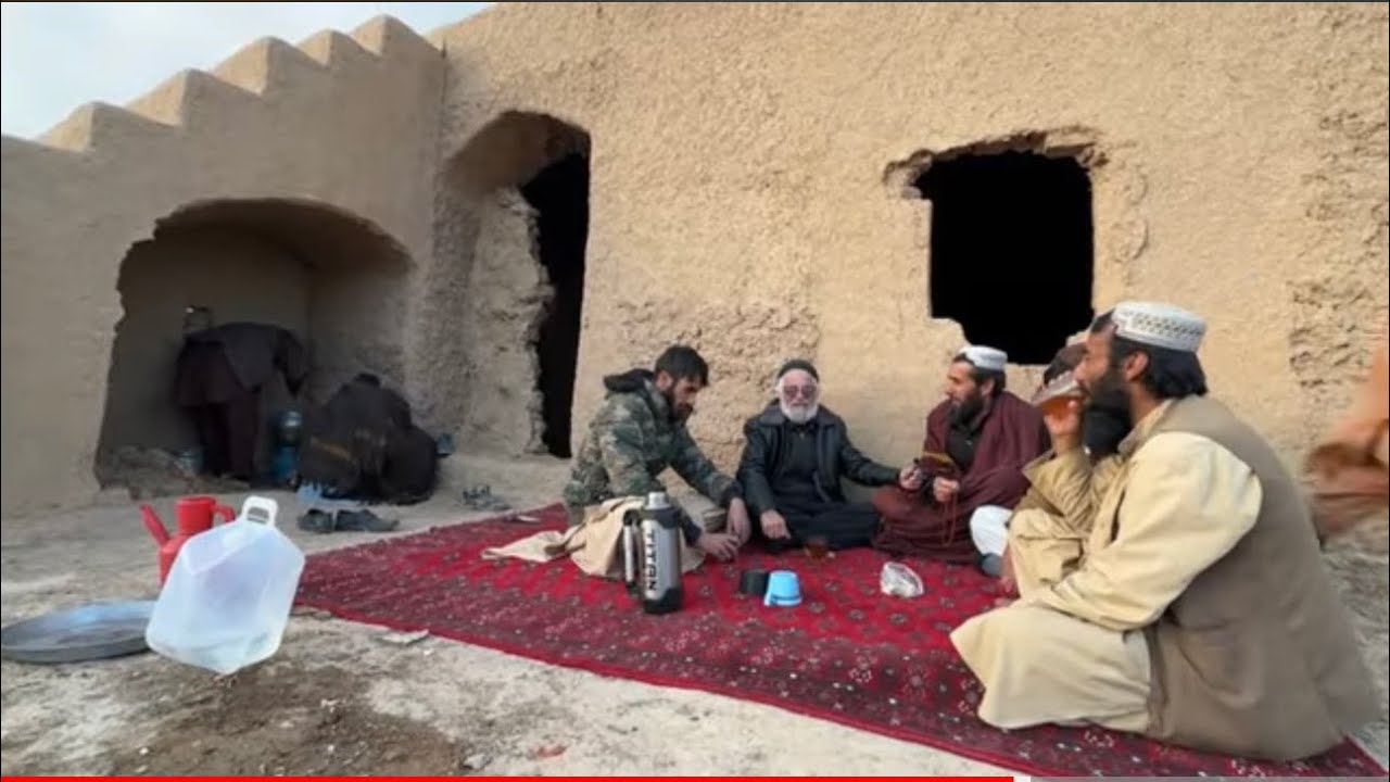 خانه جدید کاکایونس در هرات آمدن دوستان بخاطر تبریکی