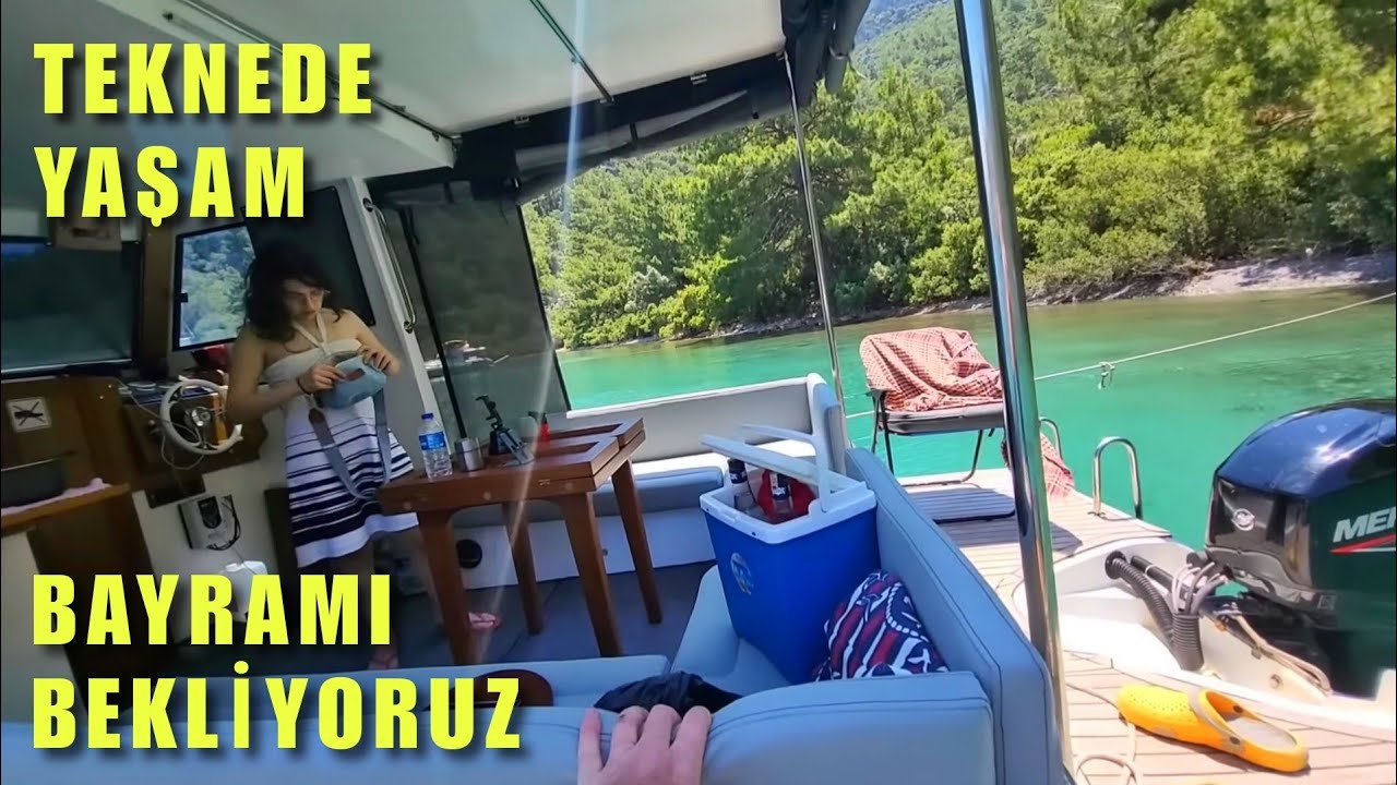 Bayramı beklerken teknede boş işler.