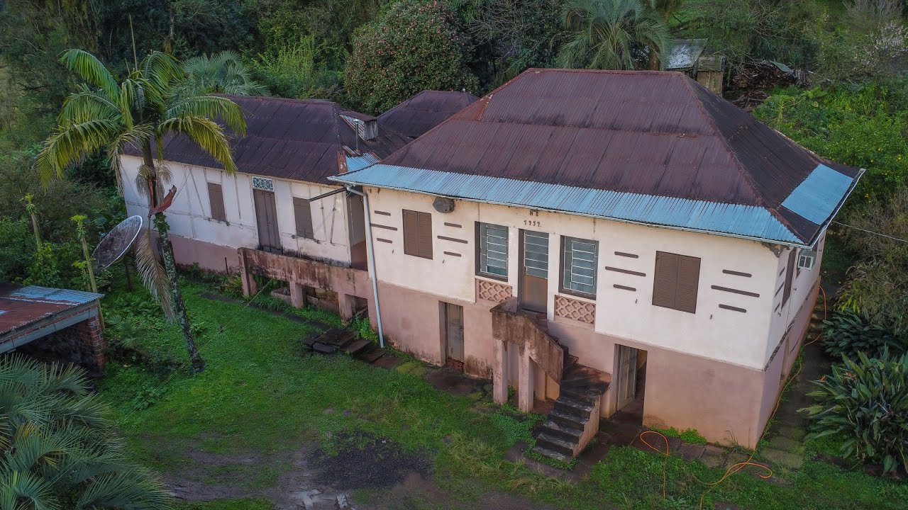 ELE MOSTROU A CASA DO BISAVÔ QUE TEM TODAS AS COISAS AINDA LÁ DENTRO!
