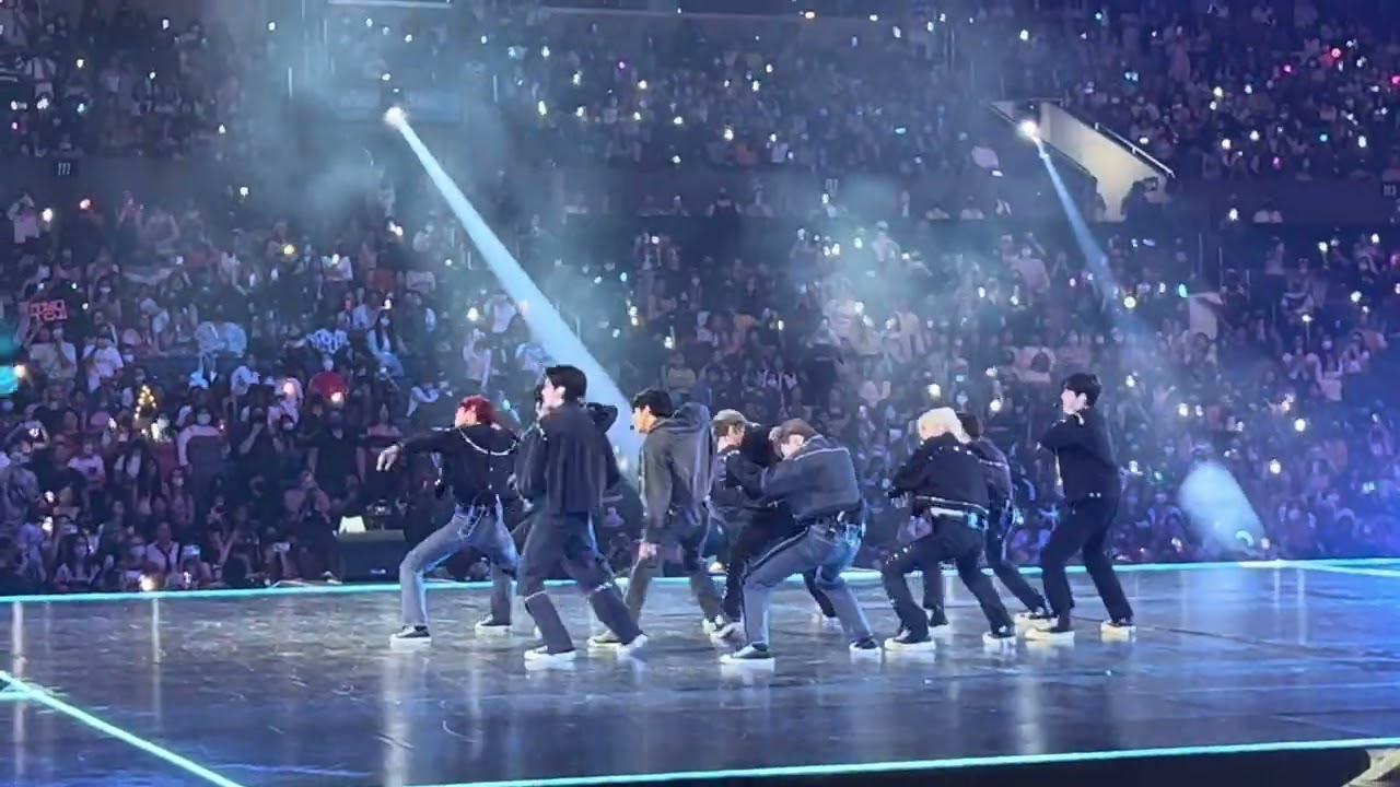 CRAVITY (크래비티) - ADRENALINE | KCON LA 2022 DAY 1 FANCAM 08/20/22