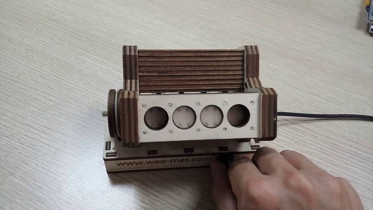 Wooden KIT V8 Engine