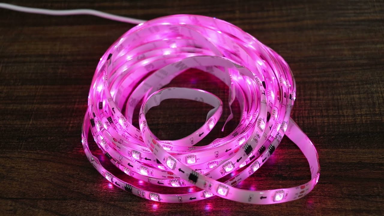 How well does the Wyze LED Light Strip Pro work with a voice assistant