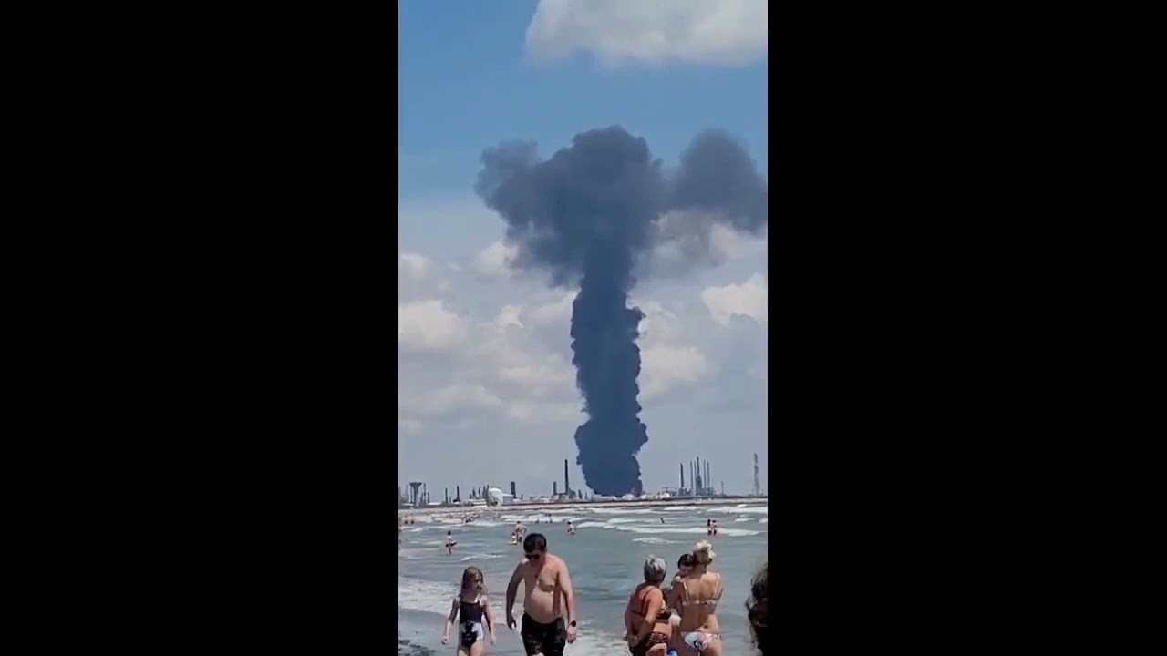 Beachgoers in Romania Shocked After Explosion At Nearby Oil Refinery