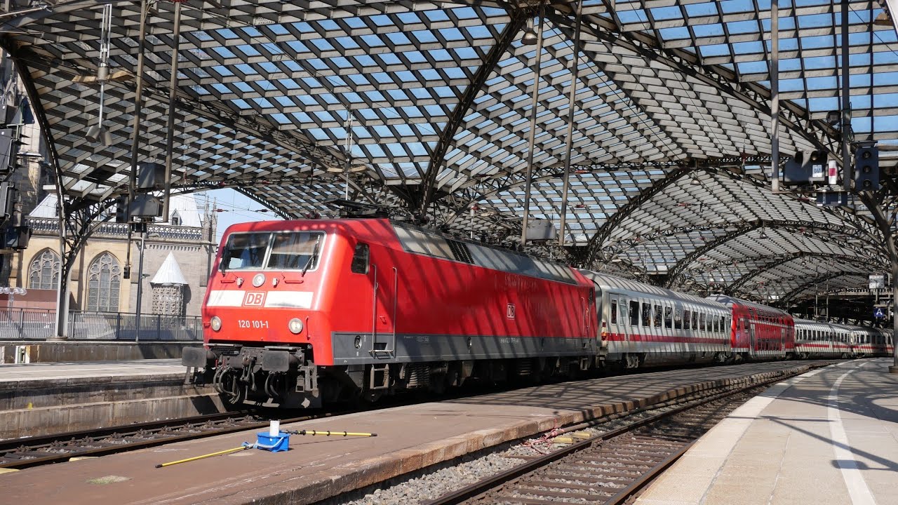 Züge in Köln HBF (4K)