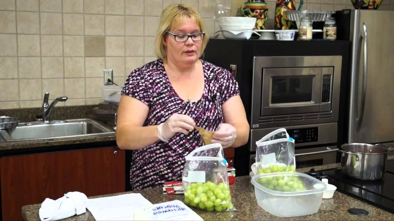 Recipe: Frosted Grapes