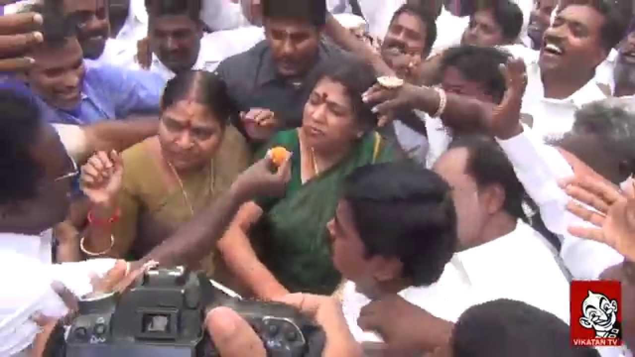 Jayalalitha released | Celebrations begin at Poes Garden