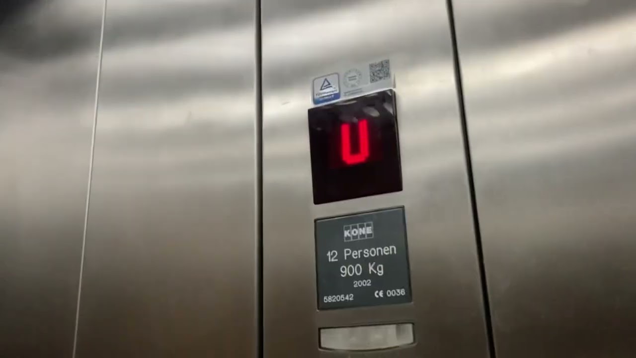 2002 KONE Sigma Aufzug in B&uuml;rogeb&auml;ude In Unterf&ouml;hring Beta-Stra&szlig;e 10
