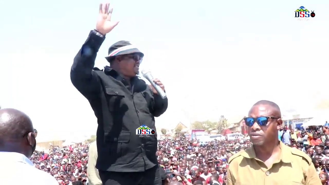 MAPOKEZI YA TUNDU LISSU TUNDUMA YAFUNGA BARABARA KWA  UMATI  WAWATU.