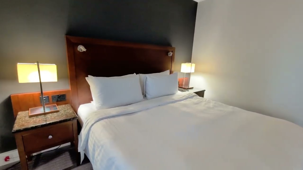 London Heathrow Marriott Hotel LHR see inside Superior King Room Business Room 