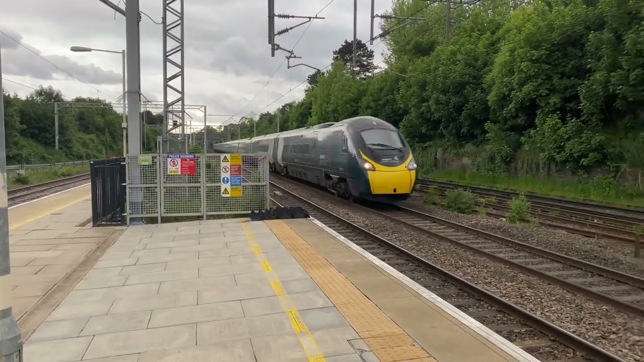 Avanti West Coast class 390 pendolino horns and 2 tones at Bushey (20/5/22)