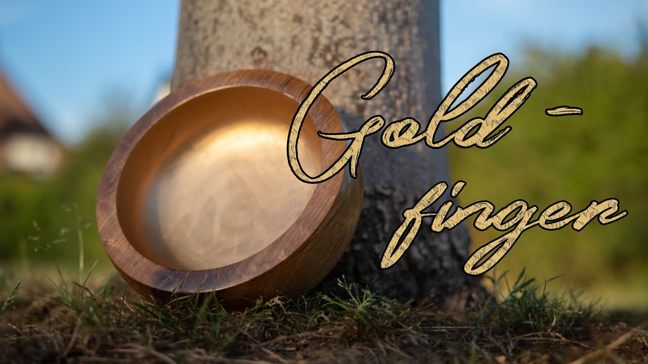 gedrechselte Schale aus 250 Jahre alter Eiche... veredelt mit Goldfinger Paste in antik Gold
