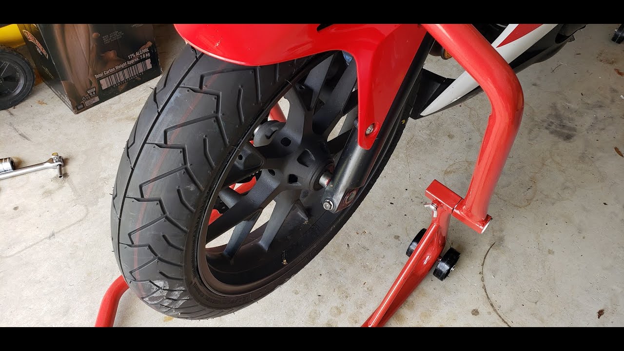 Honda CBR500 — замена переднего колеса
