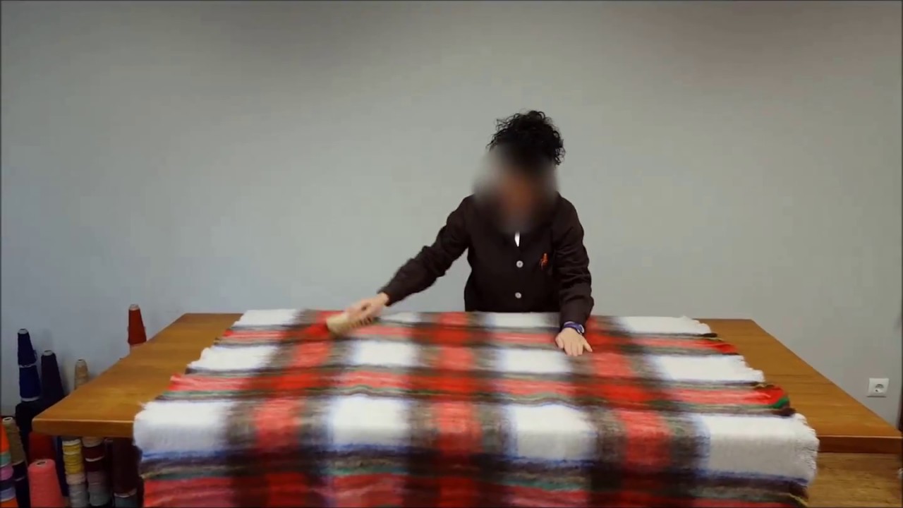 Plaid en Mohair - Comment les entretenir ? - par Mantas Ezcaray