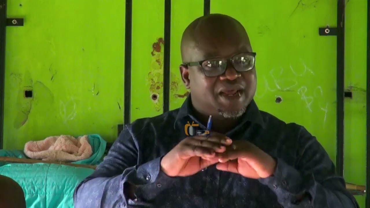 Kikao cha mwenyekiti wa halmashauri ya  wilaya ya tunduru na vibarua wote. MH SEFU HASSAN   DAUDA.