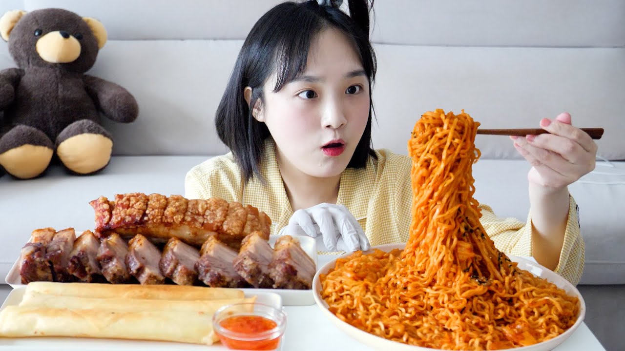 그냥나도🧸멘탈나간 나도의 크리스피 삼겹살과 김치 불닭볶음면 먹방 REAL SOUND, MUKBANG | Kimchi Fire noodles, Crispy pork belly :D