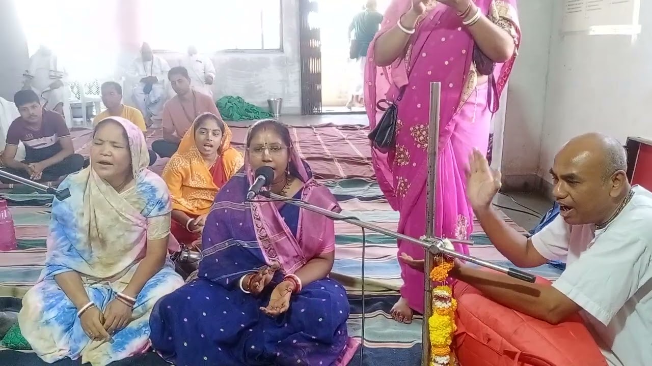 Kirtan by H.G Maharani Brajeshwari Devi Dasi 