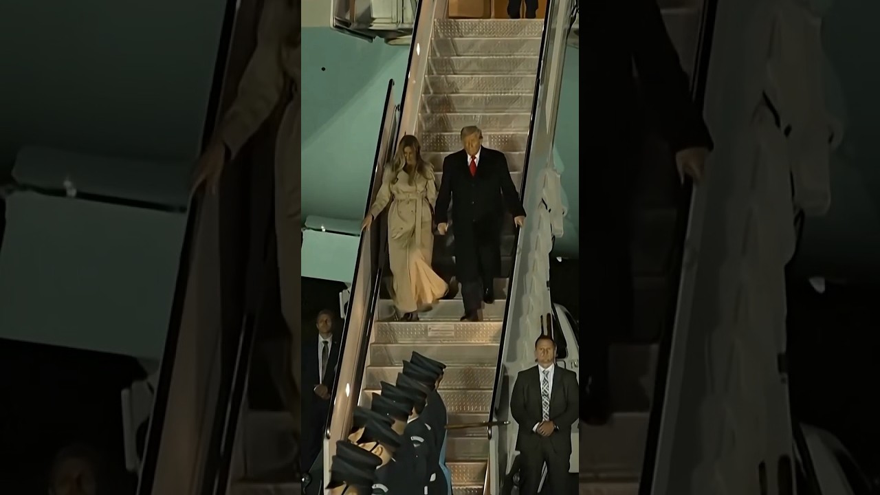 President Trump and Melania so romantic holding hands descending the stairs of Air Force One ❤️