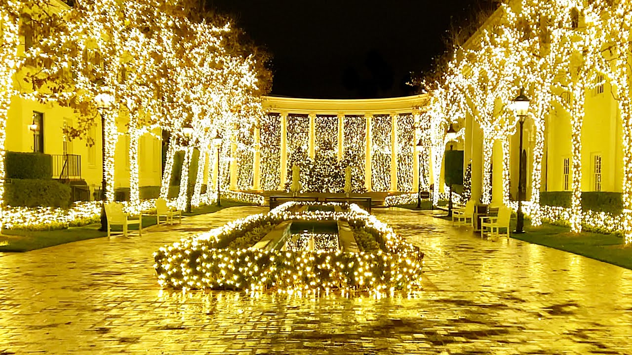 Rich Beverly Hills Christmas At Night - Luxury Shops, Cars, Restaurants - 4k LA Walking Tour 2022
