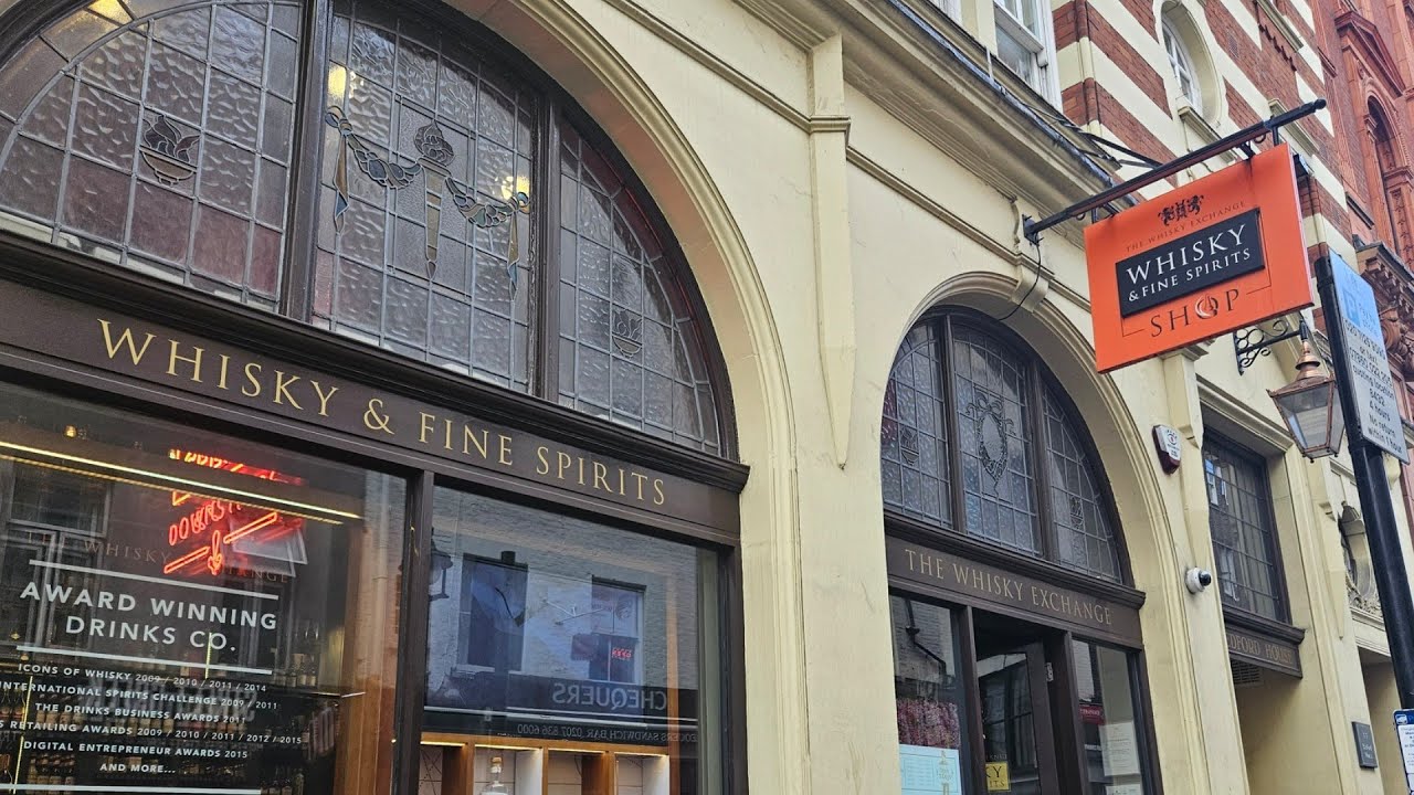 The Whisky Exchange Covent Garden shop in London 런던 위스키 익스체인지 코벤트가든샵 20230921