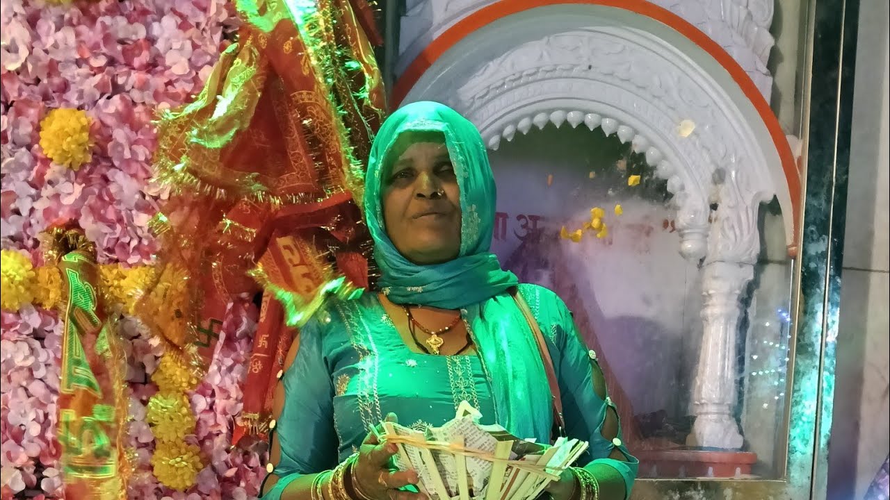 हिमांशी लाइव है!