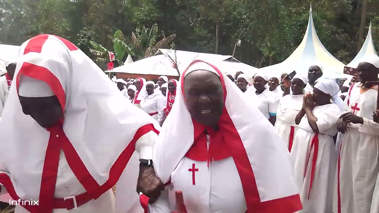 Mizinga kutoka kikundi Cha nchi kavu ,wanahewa. (Mazishi ya mzee Laban shivembe)