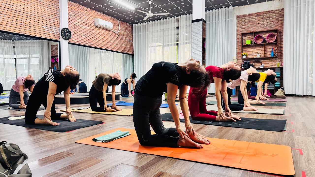 One Hour Hip Opening Yoga Class 😍 