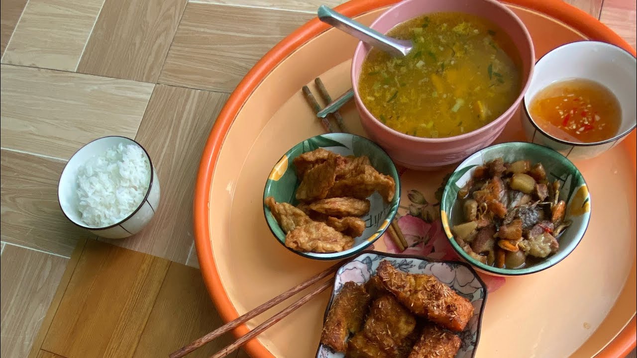 Bữa ăn của hai mẹ con và lời tâm sư buôn của mẹ không ai thương con băng mẹ con yêu mẹ và cảm ơn mẹ
