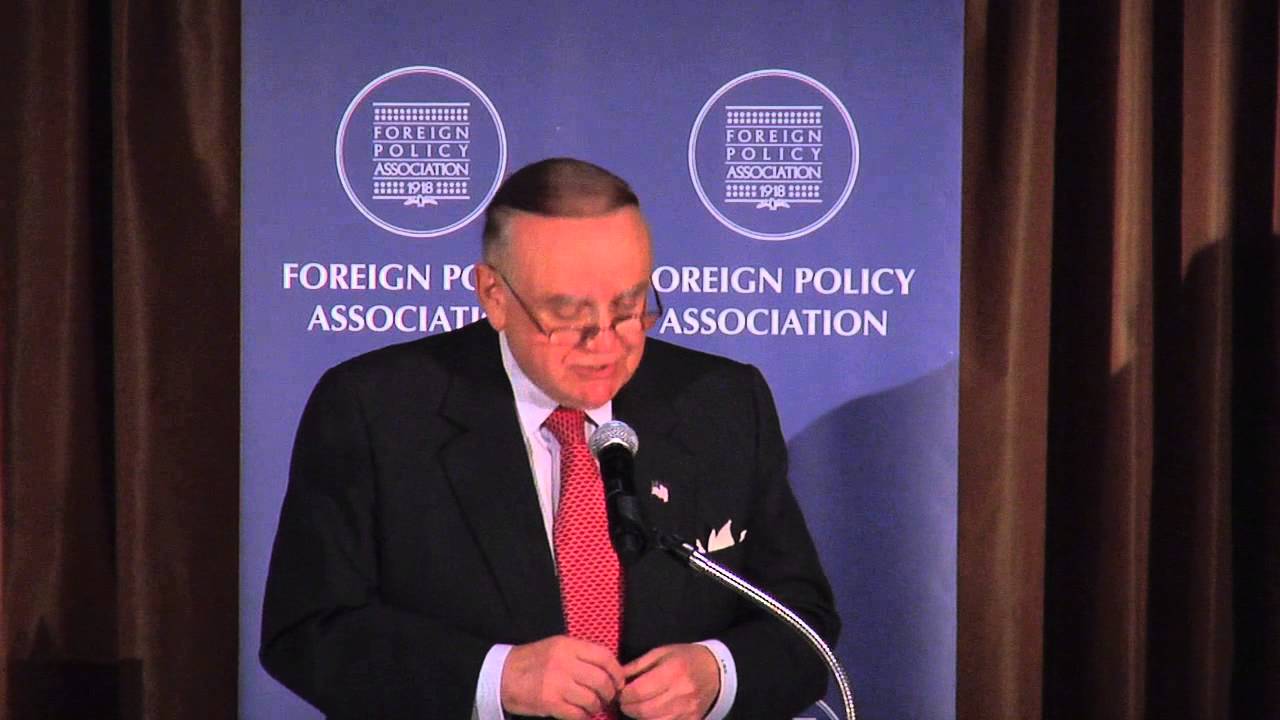 Leon Cooperman Introduces Mario Gabelli