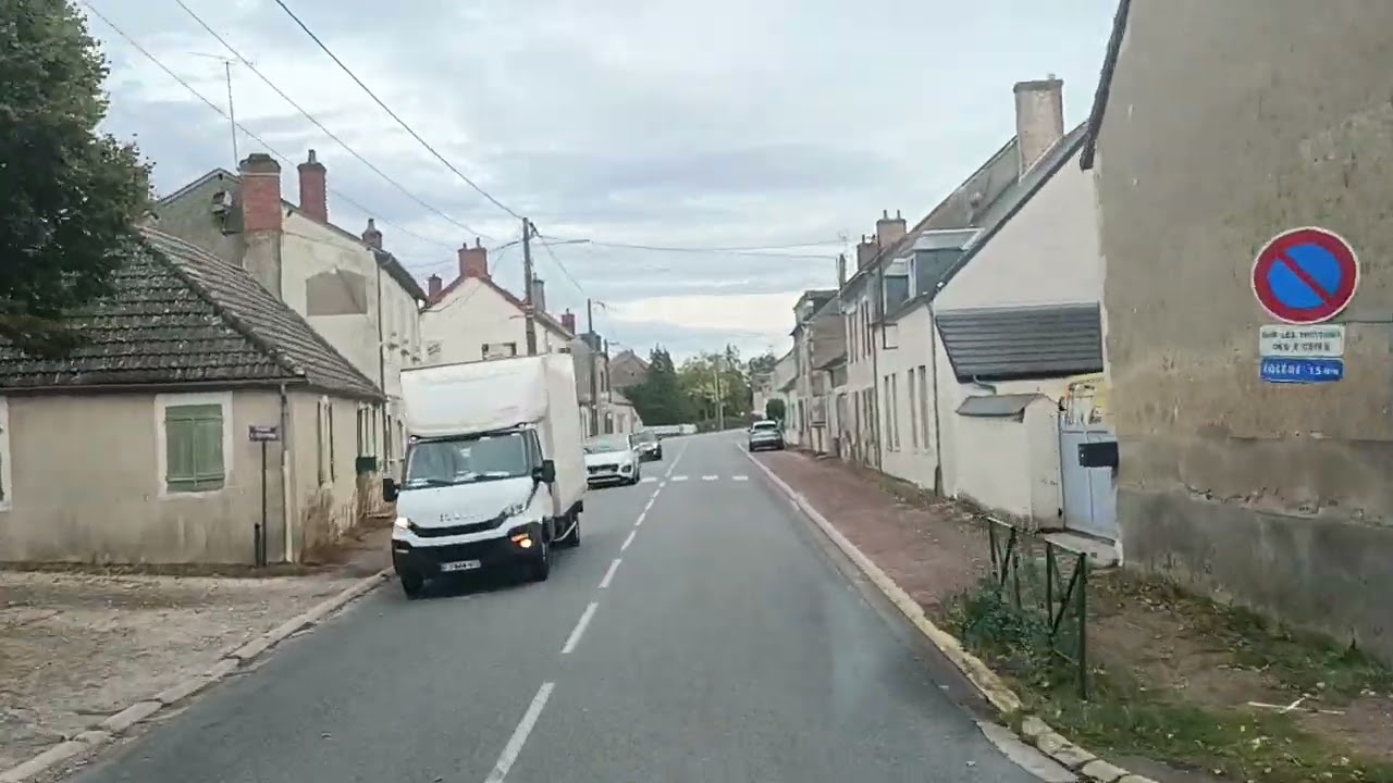 Route D976, La Guerche Sur L' Aubois, Commune en France, 2:16 pm, 19.10.2023 (Part1)