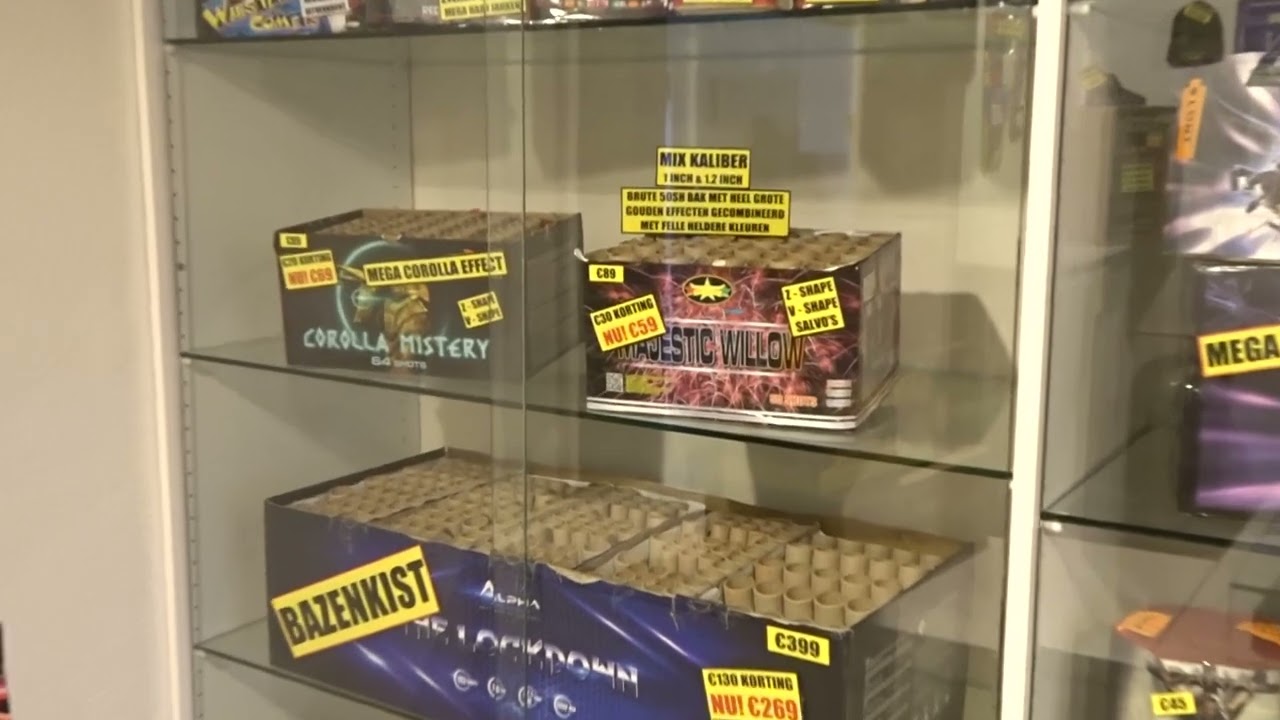 PYRO DOMSTAD UTRECHT VLOG#61 NIEUWSTE PRODUCTEN VAN LOOTS VUURWERK BAARLE NASSAU 2024/2025!! WAUW!