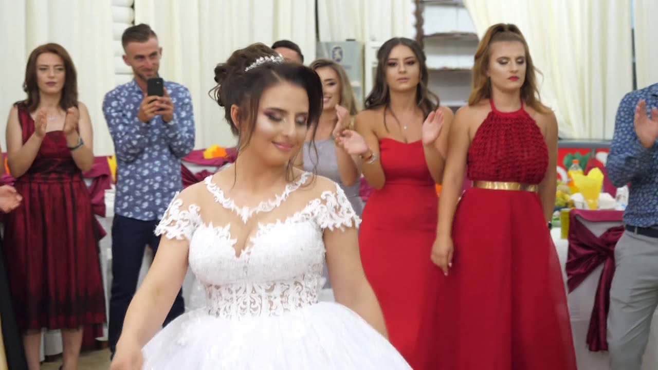 Dasma Dionis & Kristina Hyrja e Çiftit,Vallja e Familjes, Vallja e Dajes