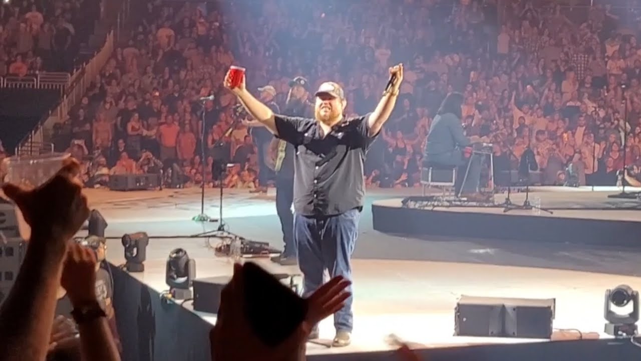 Luke Combs featuring Ashley McBryde October 28, 2021