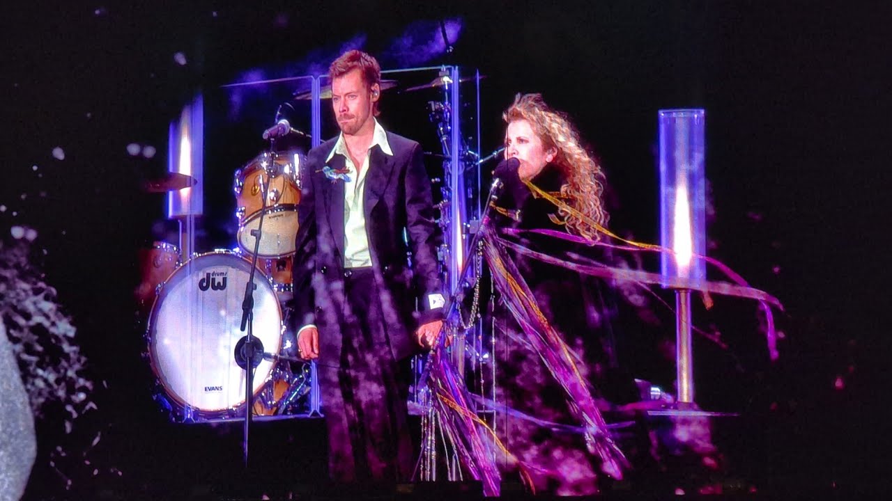 Stevie Nicks & Harry Styles - Landslide, Live @ Hyde Park London [FULL VERSION] [CLEAR AUDIO]