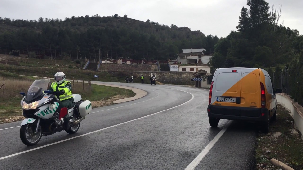 Guardia Civil Tráfico escolta carrera ciclista IX Interclubs Vinalopó 2017
