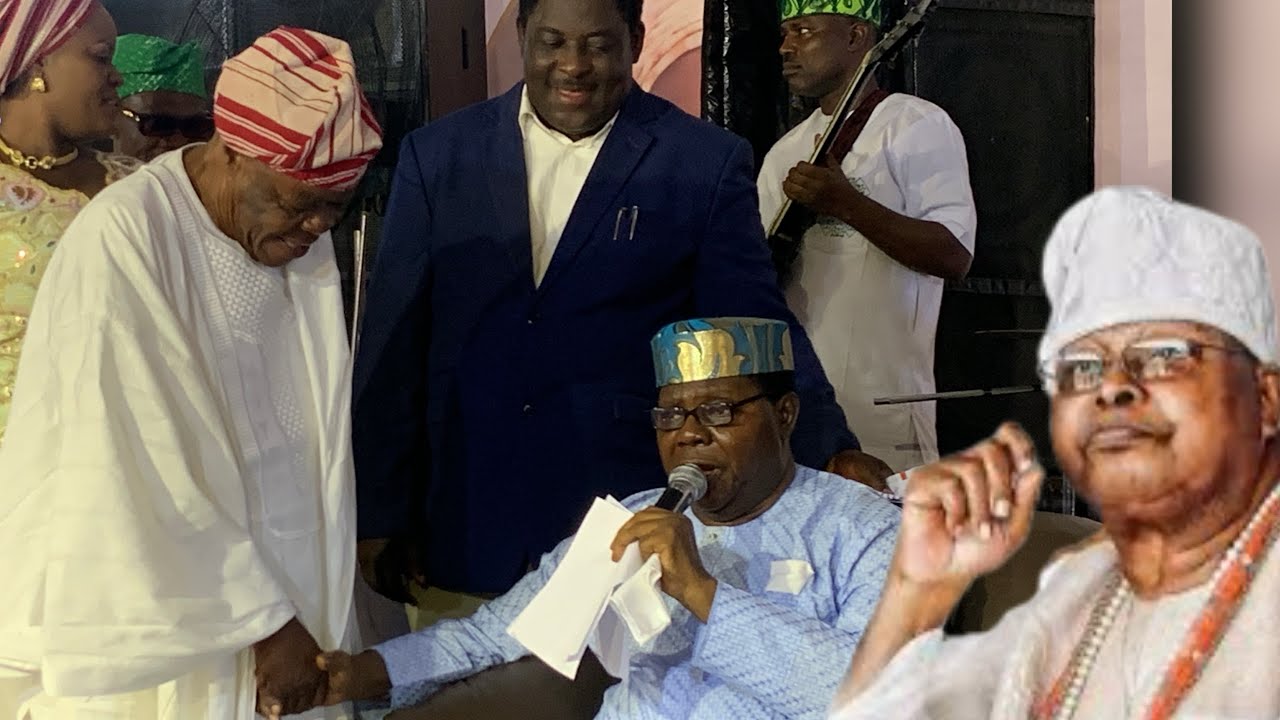 WATCH HOW EBENIZER OBBEY WELCOME LATE AWUJALE IJEBU LAND SON AT LATE ONABANJO WIFE FINAL FUNERAL 