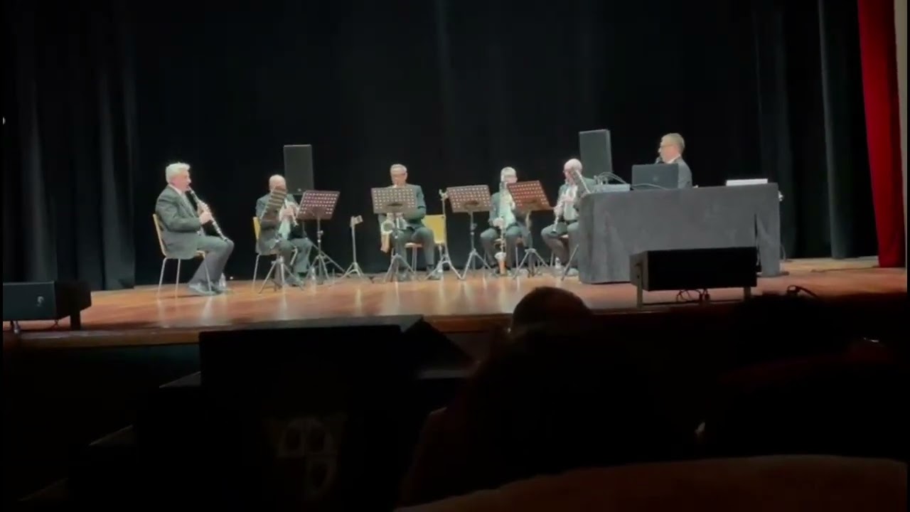 MANOLO ROYO, HUMORISTA (Interpretación Grupo Instrumental Diputación de Zaragoza.