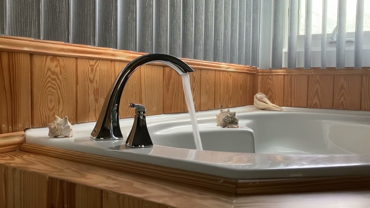Bathtub Filling ASMR // Spa Tub with Large Seashells Filling 6 Hour Loop
