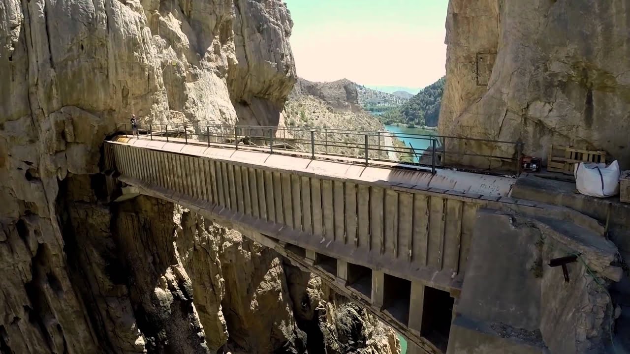 Construcción del Caminito del Rey por Sando