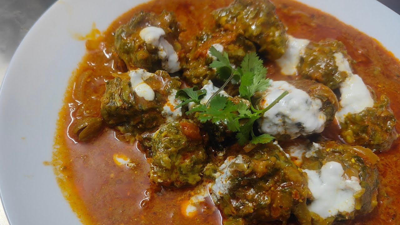 “Fried nahi, steamed hai phir bhi tasty!”Healthy Spinach Pakoda Gravy Comfort Food