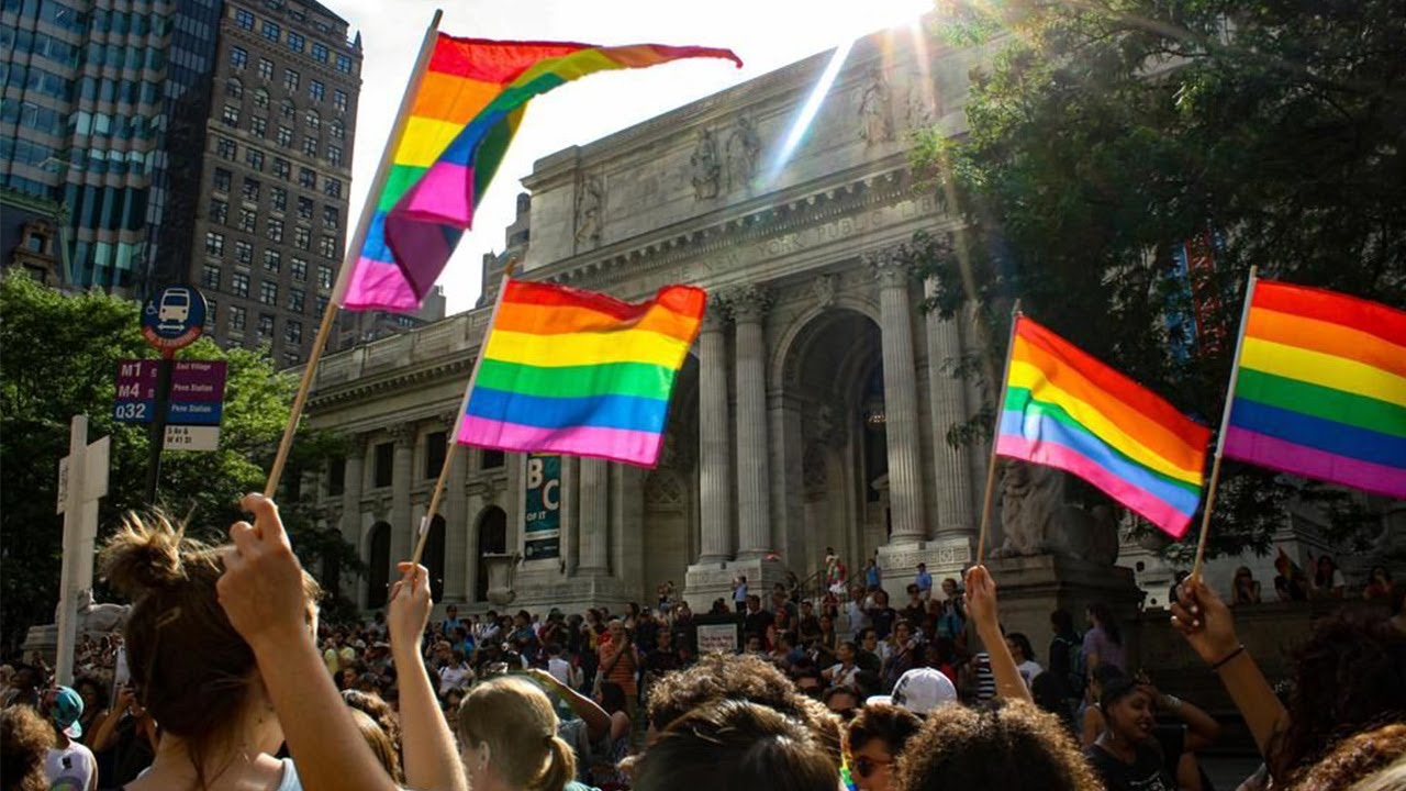 Domingo de Manhã Caminhando no East Village em Manhattan (Parada Gay) 🤪