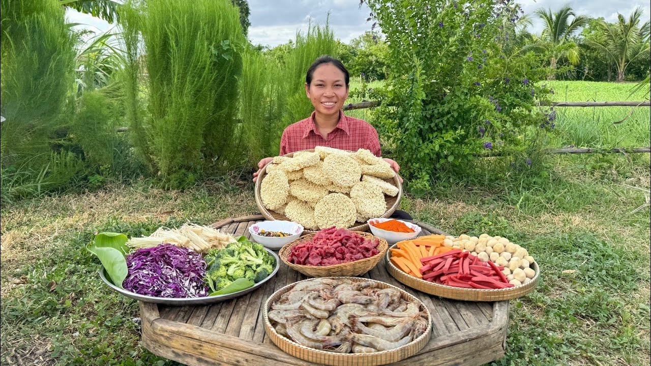 ធ្វើមី​ហឹរ ចែកក្មេងៗ