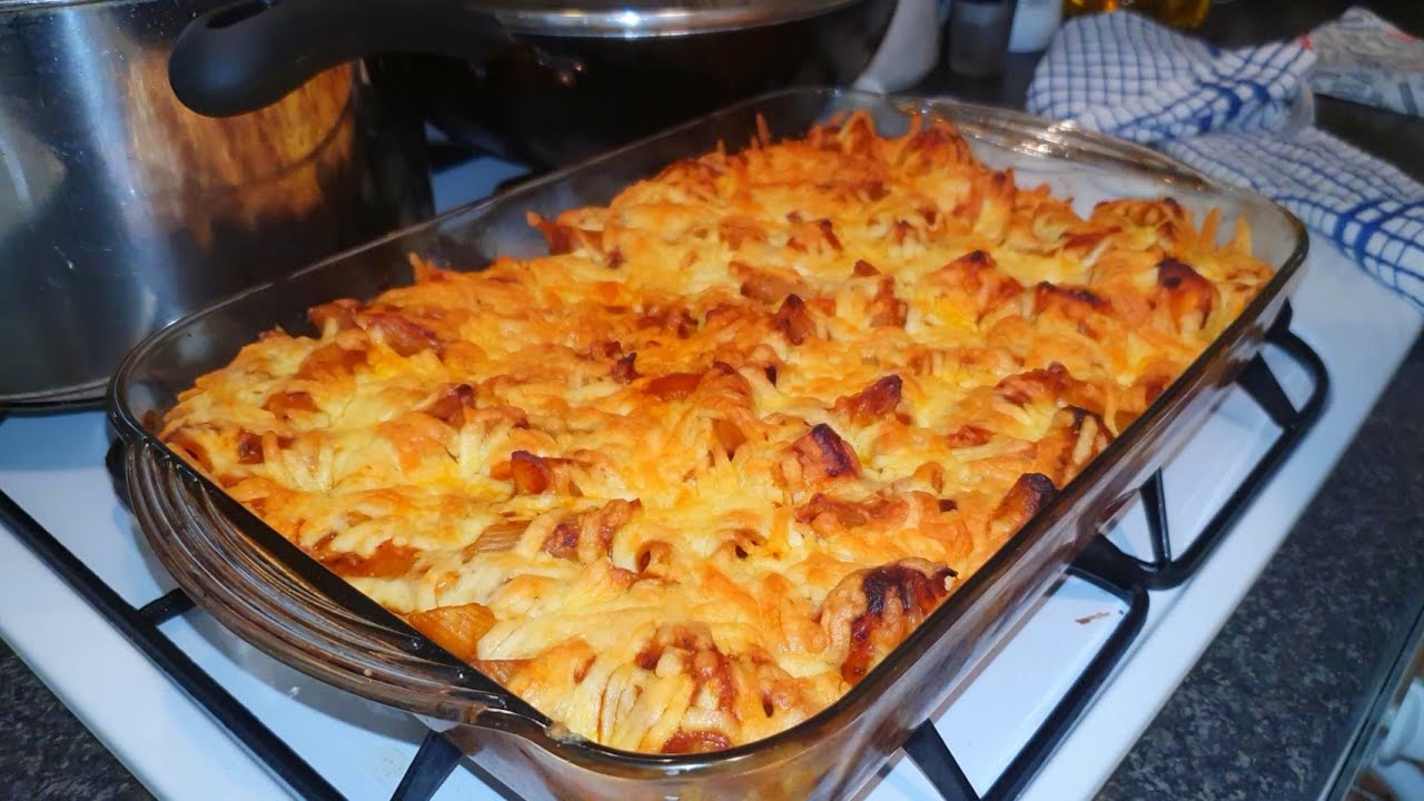 How To Make Delicious Cheesy Chicken Pasta bake (Beginners)