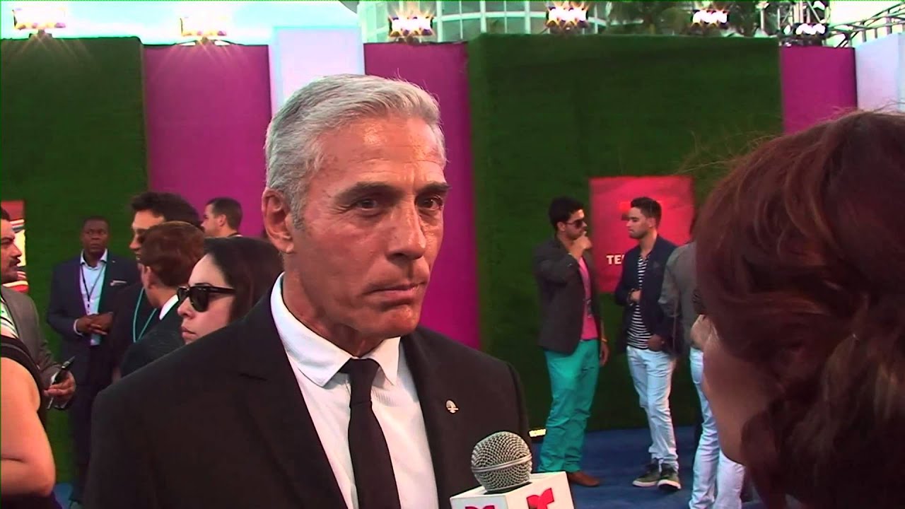 JAVIER GOMEZ Premios Tu Mundo 2014