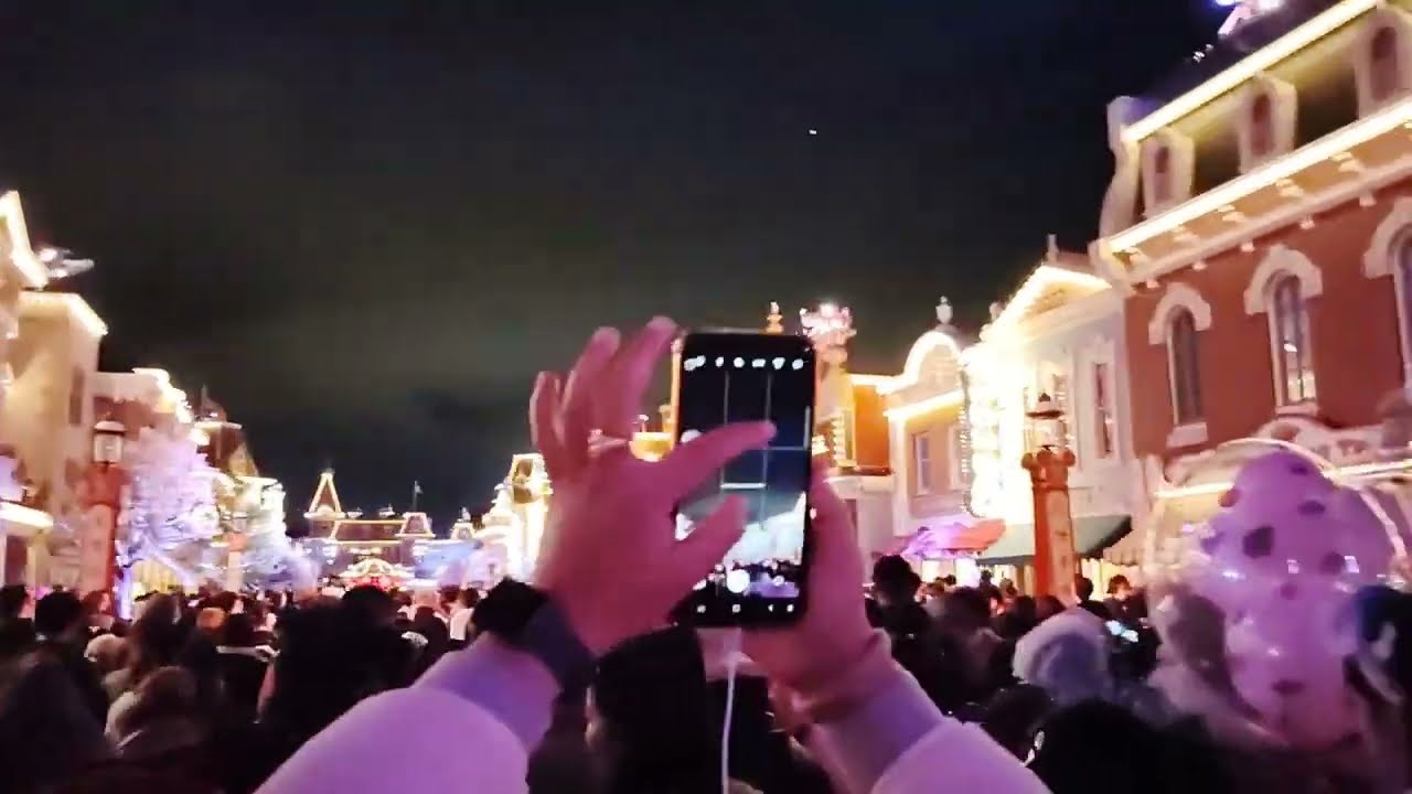 Hongkong Disneyland after FIREWORKS  Display