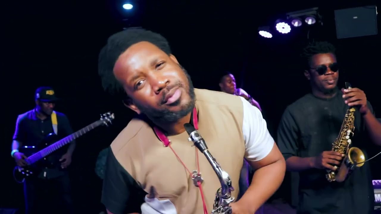 Soul lifting Gospel highlife with BeejaySax and LaykaySax 