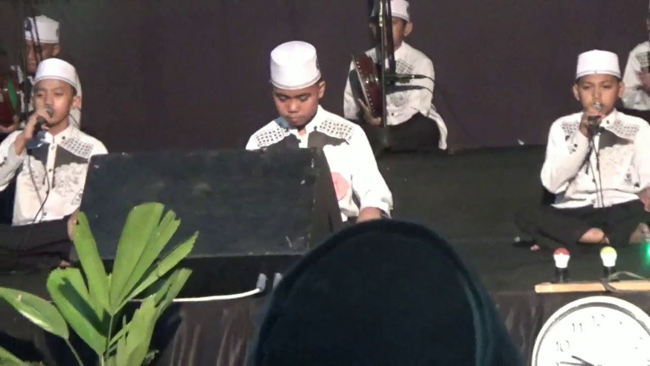 Ya Nabi Salam 'Alaika Al Uhudiyah Junior MTs Syarifuddin Wonorejo MAN Lumajang di Hari Santri Nasion
