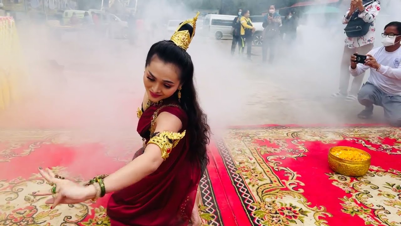 ที่สุดของที่สุดแห่งพญานาคเข้าสิง ณ บึงโขงหลง