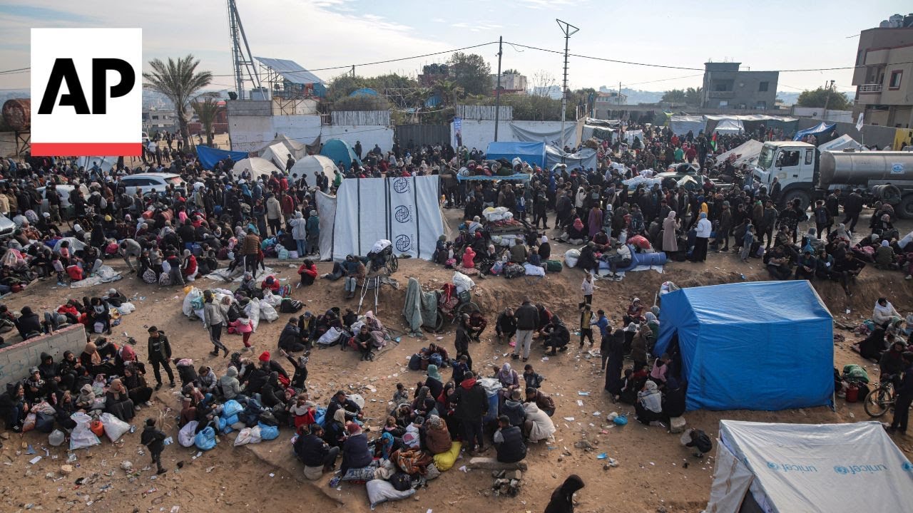 Palestinians wait for Israel to allow their return to northern Gaza