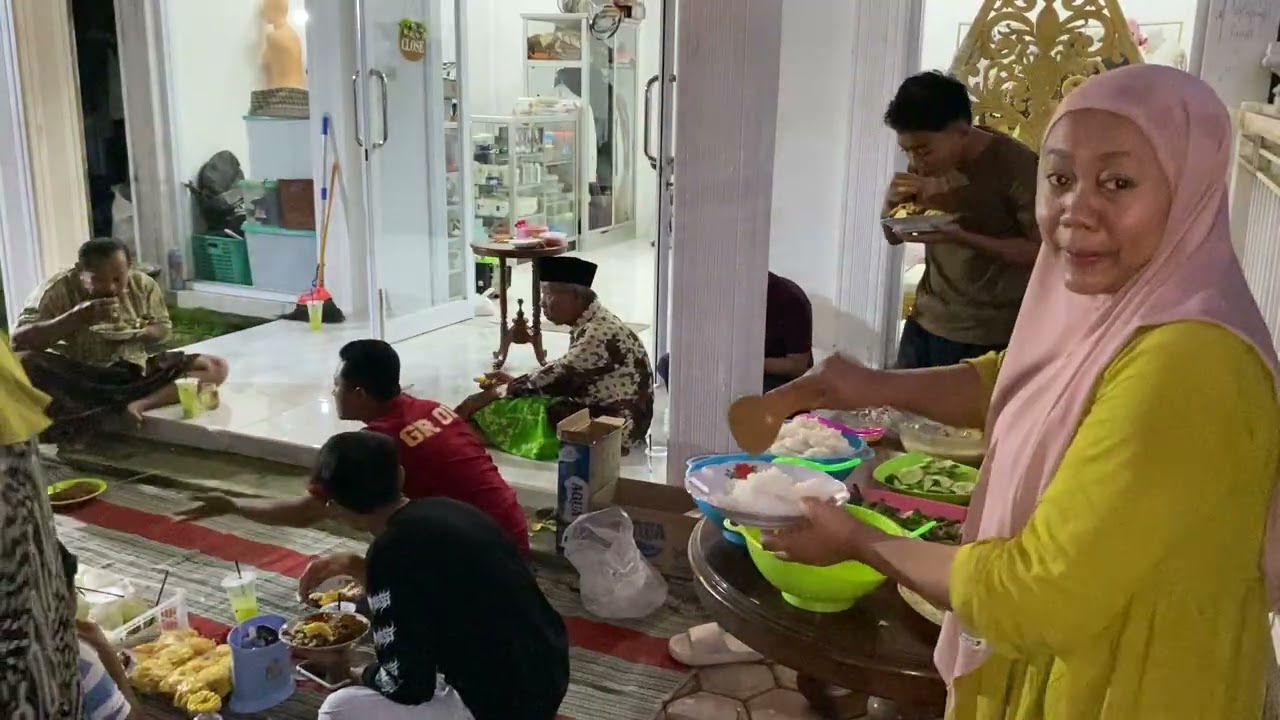 ALHAMDULILLAH ULTAH ADEK YANG KE-1 || BERBUKA BERSAMA KELUARGA BESAR MESKIPUN SEDERHANA🥰🥰