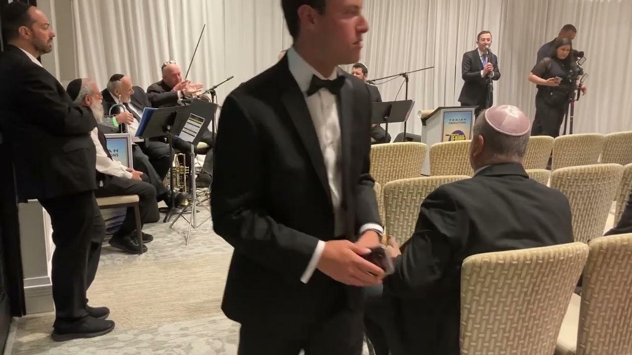 Chuppah featuring Dovid Pearlman and Tekiah Productions